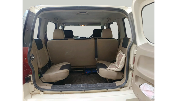 2015 Mahindra TUV300 T8, Diesel, Manual, 80,589 km, exterior