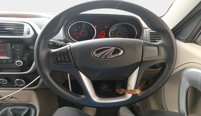 2015 Mahindra TUV300 T8, Diesel, Manual, 80,589 km, interior