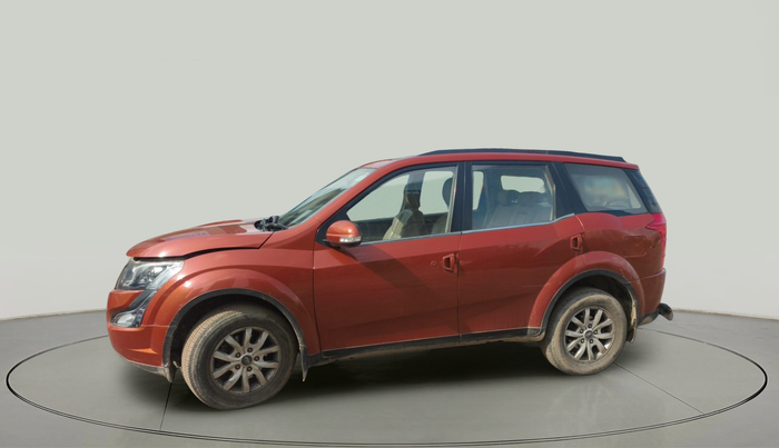 2017 Mahindra XUV500 W10 AT 1.99, Diesel, Automatic, 1,18,142 km, exterior