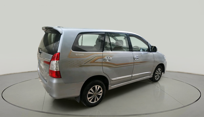 2015 Toyota Innova 2.5 VX 7 STR, Diesel, Manual, 1,15,432 km, exterior