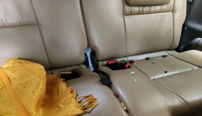 2015 Toyota Innova 2.5 VX 7 STR, Diesel, Manual, 1,15,432 km, interior
