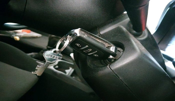 2011 Fiat Grand Punto Emotion 1.3, Diesel, Manual, 1,33,993 km, interior