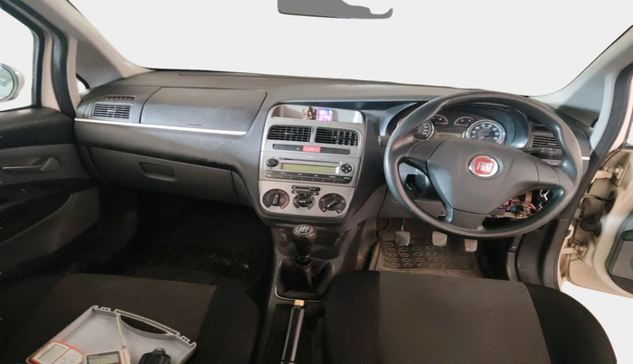 2011 Fiat Grand Punto Emotion 1.3, Diesel, Manual, 1,33,993 km, interior