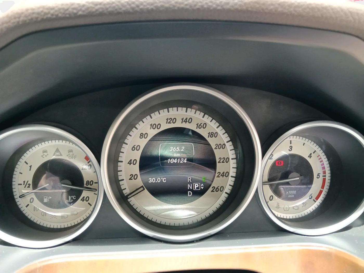 2013 Mercedes Benz E Class E 250 CDI AVANTGARDE, Diesel, Automatic, 1,04,125 km, interior