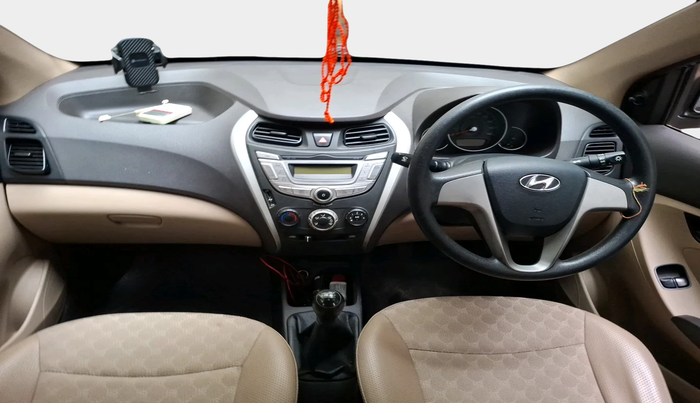 2017 Hyundai Eon MAGNA +, Petrol, Manual, 17,985 km, interior