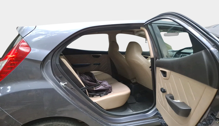 2017 Hyundai Eon MAGNA +, Petrol, Manual, 17,985 km, interior