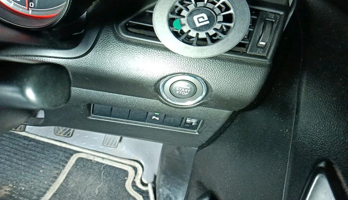 2018 Maruti Swift ZXI, Petrol, Manual, 31,997 km, interior