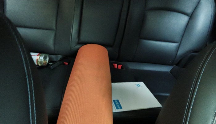 2023 Mahindra XUV400 EL 7.2 KW, Electric, Automatic, 23,043 km, interior