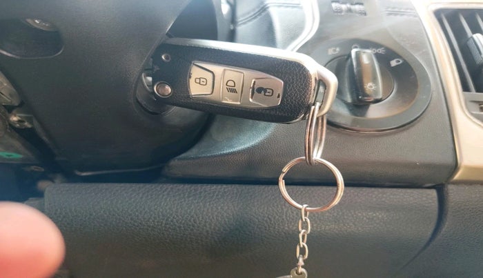 2018 Tata Hexa XTA 4X2 7 STR, Diesel, Automatic, 81,611 km, interior