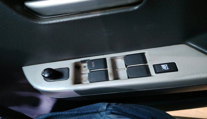 2011 Maruti Wagon R 1.0 VXI, Petrol, Manual, 99,738 km, interior