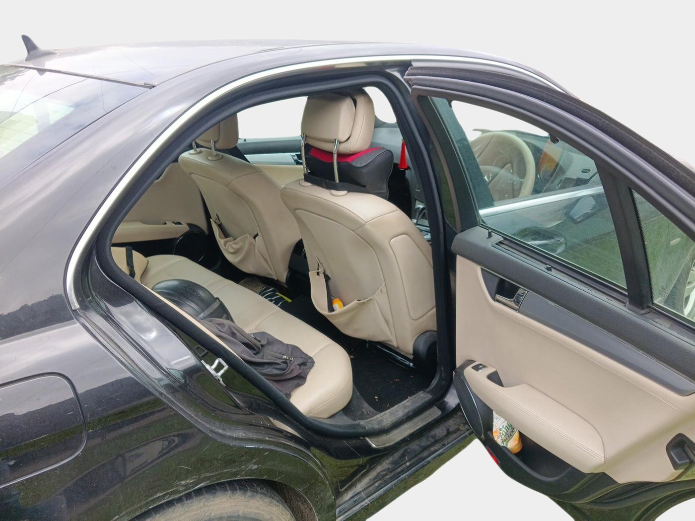 2010 Mercedes Benz C Class 250 AVANTGARDE, Petrol, Automatic, 1,34,000 km, interior