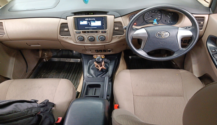 2016 Toyota Innova 2.5 GX 7 STR, Diesel, Manual, 74,609 km, interior