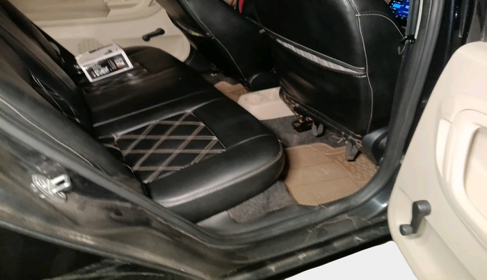 2011 Skoda Fabia AMBIENTE 1.2 MPI, Petrol, Manual, 1,11,279 km, interior