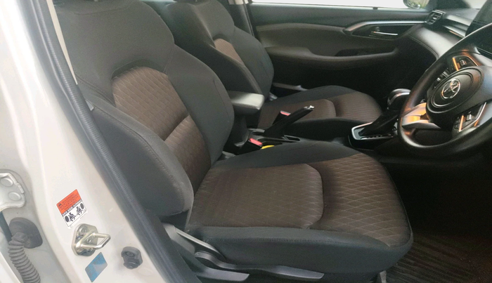 2023 Toyota URBAN CRUISER HYRYDER G HYBRID, Hybrid, Automatic, 65,453 km, interior