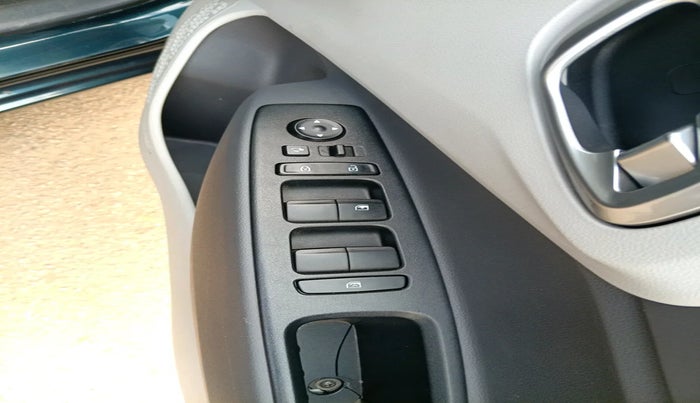 2021 Hyundai GRAND I10 NIOS SPORTZ AMT 1.2 KAPPA VTVT, Petrol, Automatic, 44,593 km, interior