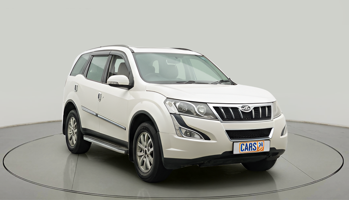 2015 Mahindra XUV500 W10, Diesel, Manual, 1,79,850 km, exterior