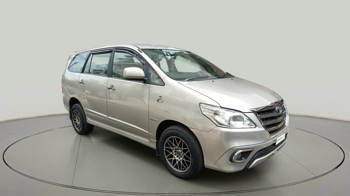 2014 Toyota Innova 2.5 GX 8 STR, Diesel, Manual, 75,584 km, exterior