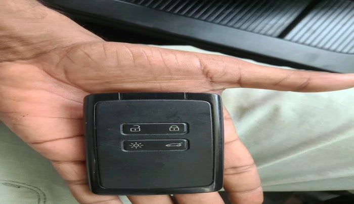 2021 Renault Kiger RXT (O) AMT DUAL TONE, Petrol, Automatic, 16,065 km, interior