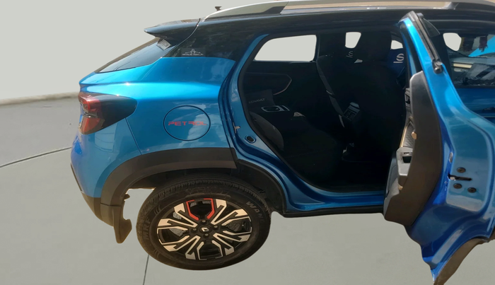 2021 Renault Kiger RXT (O) AMT DUAL TONE, Petrol, Automatic, 16,065 km, interior