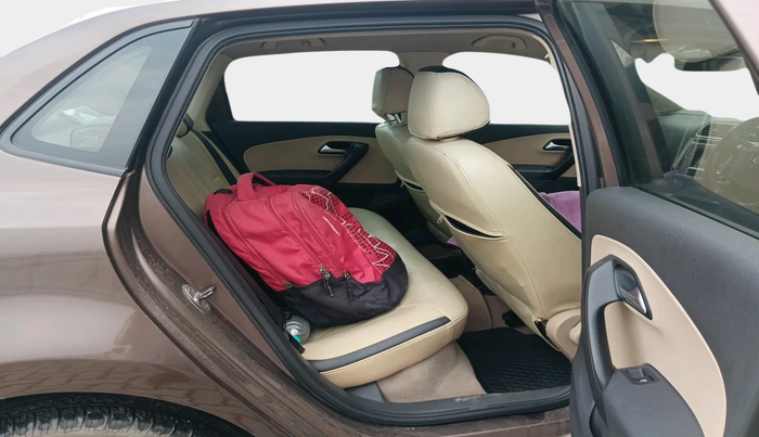 2016 Volkswagen Ameo HIGHLINE1.5L, Diesel, Manual, 2,04,332 km, interior