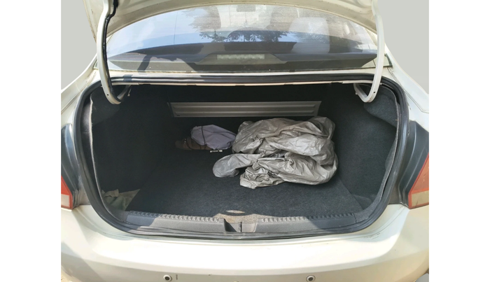 2011 Volkswagen Vento HIGHLINE PETROL AT, Petrol, Automatic, 50,358 km, exterior