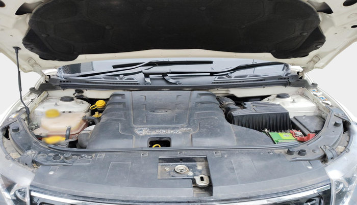 2015 Mahindra XUV500 W6 1.99, Diesel, Manual, 40,205 km, exterior