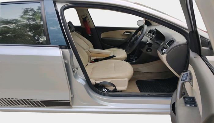 2011 Volkswagen Vento HIGHLINE 1.6 MPI, Petrol, Manual, 85,273 km, interior