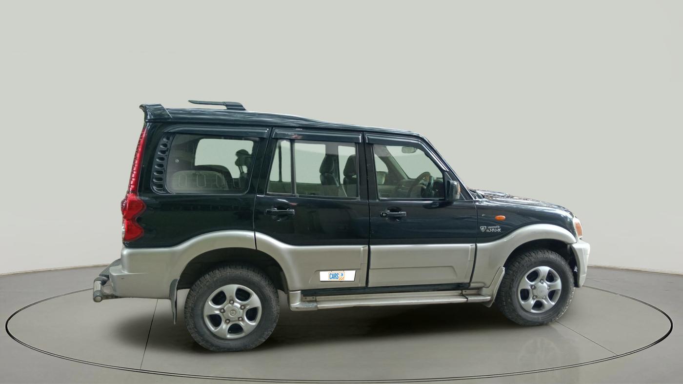2011 Mahindra Scorpio SLE BS-III, Diesel, Manual, 2,62,012 km, exterior