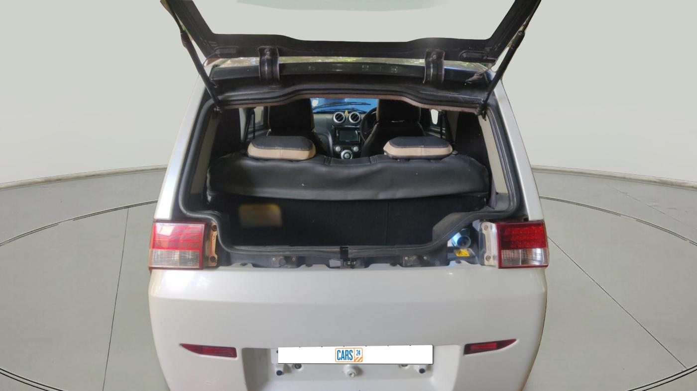2015 Mahindra E2O T2, Electric, Automatic, 91,000 km, exterior