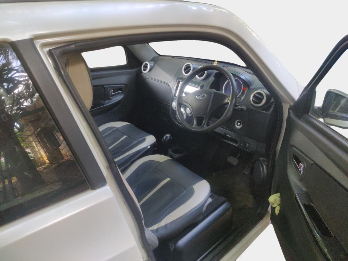 2015 Mahindra E2O T2, Electric, Automatic, 91,000 km, interior