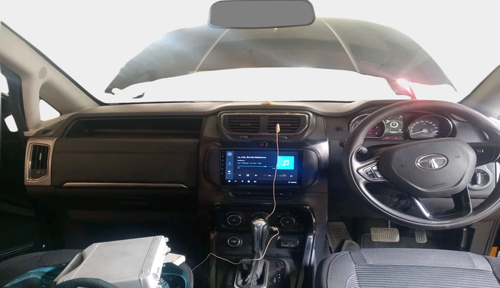 2017 Tata Hexa XMA 4X2 7 STR, Diesel, Automatic, 59,122 km, interior