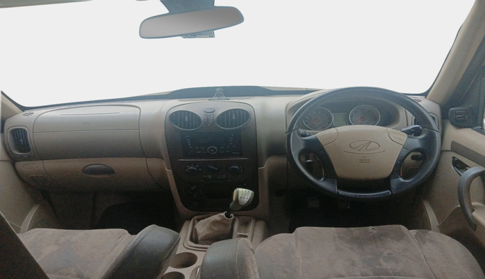 2014 Mahindra Scorpio VLX 2WD AIRBAG, Diesel, Manual, 71,851 km, interior