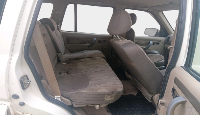 2014 Mahindra Scorpio VLX 2WD AIRBAG, Diesel, Manual, 71,851 km, interior