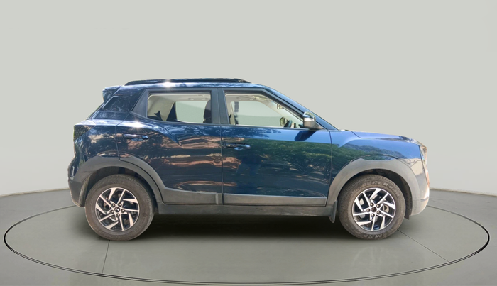 2024 Mahindra XUV 3XO AX5 1.5 Turbo Diesel Autoshift Plus, Diesel, Automatic, 15,539 km, exterior