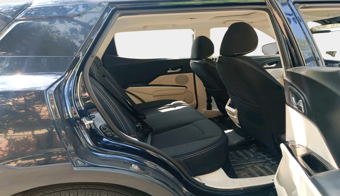 2024 Mahindra XUV 3XO AX5 1.5 Turbo Diesel Autoshift Plus, Diesel, Automatic, 15,539 km, interior