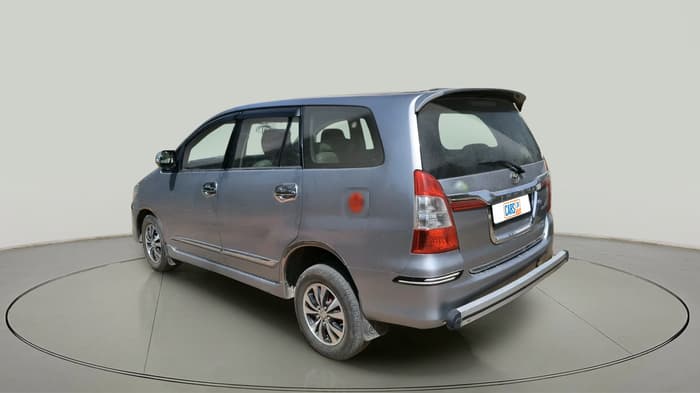 2015 Toyota Innova 2.5 VX 8 STR, Diesel, Manual, 2,70,812 km, exterior