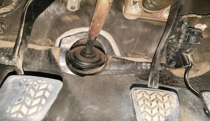 2015 Toyota Innova 2.5 VX 8 STR, Diesel, Manual, 2,70,812 km, interior