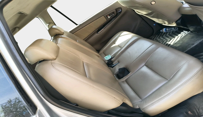 2015 Toyota Innova 2.5 VX 8 STR, Diesel, Manual, 2,70,812 km, interior