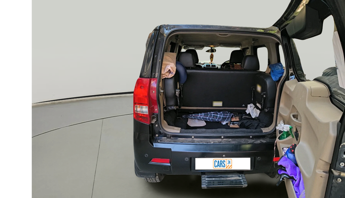 2018 Mahindra TUV300 T10, Diesel, Manual, 76,801 km, exterior