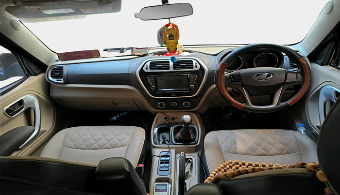 2018 Mahindra TUV300 T10, Diesel, Manual, 76,801 km, interior