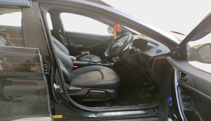 2023 Tata NEXON  XZ Plus LUX Dark Edition, Petrol, Manual, 34,439 km, interior