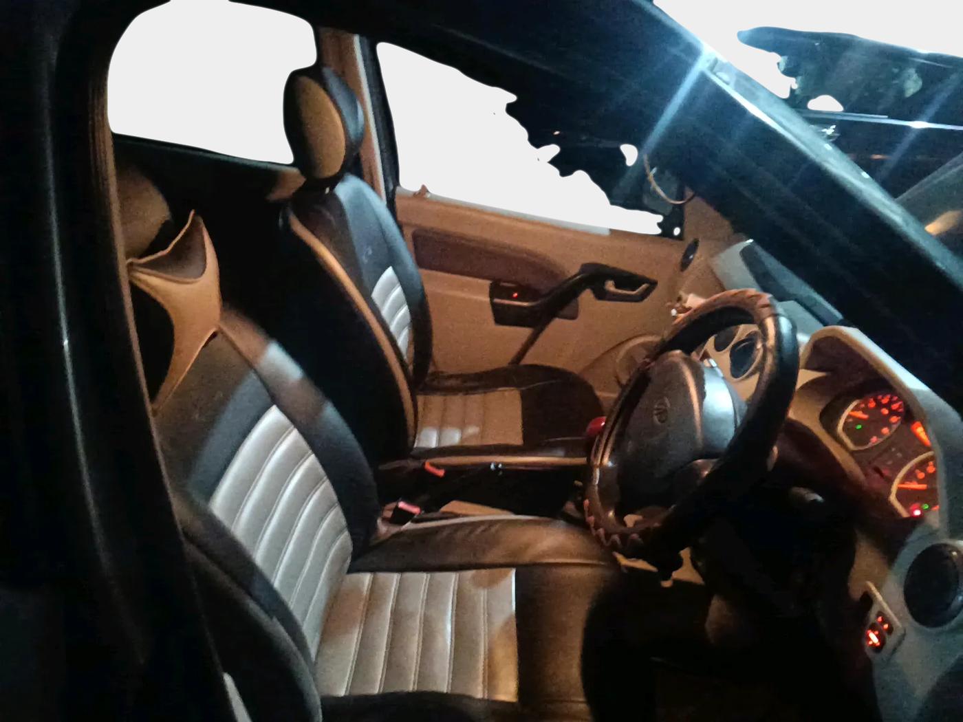 2013 Mahindra Verito Vibe CS 1.5 D6, Diesel, Manual, 1,79,590 km, interior