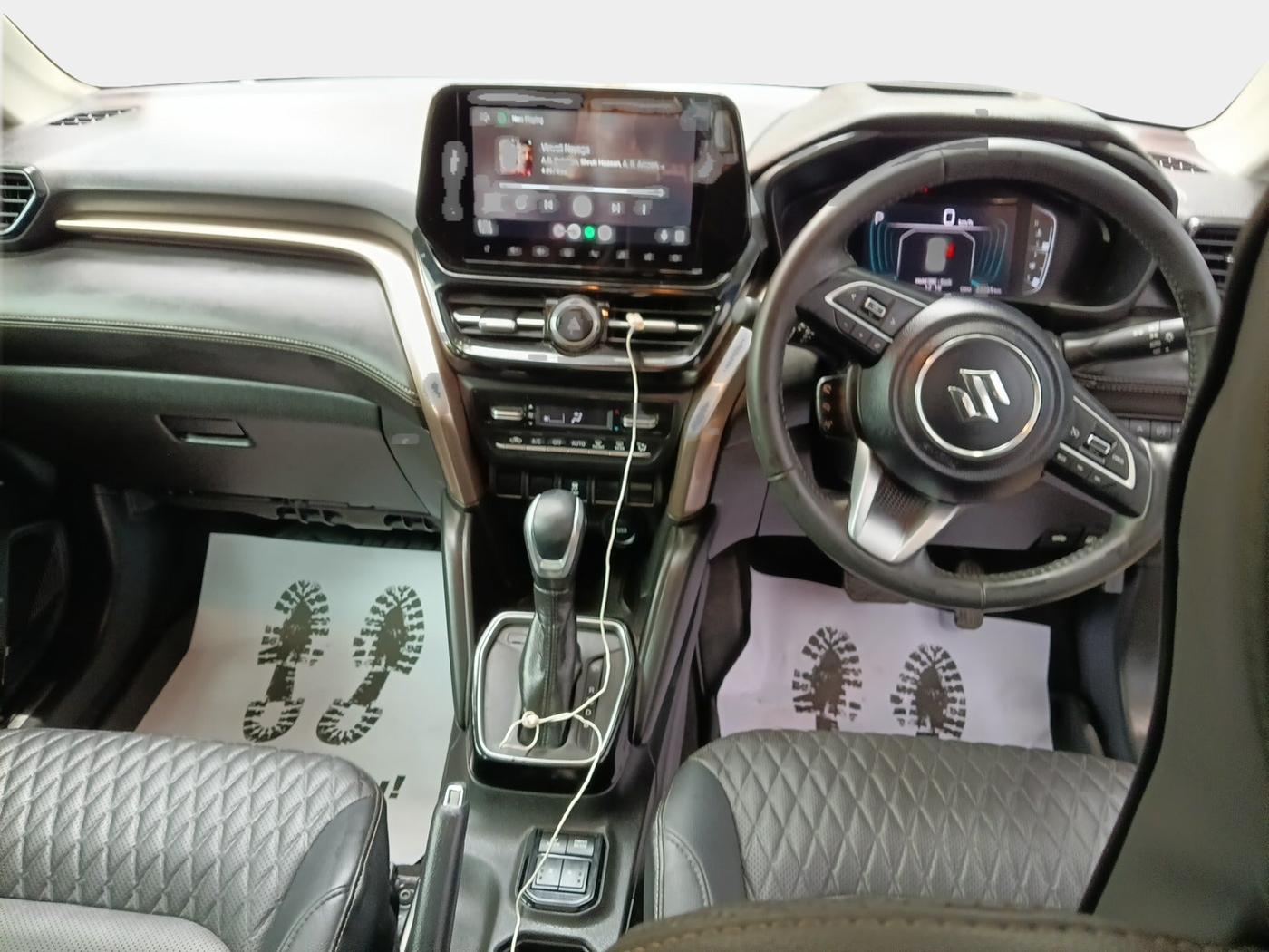 2022 Maruti Grand Vitara ALPHA SMART HYBRID AT, Petrol, Automatic, 23,367 km, interior
