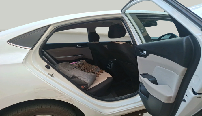 2017 Hyundai Verna 1.6 VTVT SX, Petrol, Manual, 81,894 km, interior