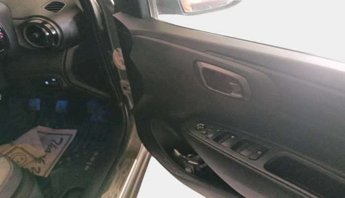 2023 Hyundai GRAND I10 NIOS SPORTZ 1.2 KAPPA VTVT DUAL TONE, Petrol, Manual, 24,940 km, interior