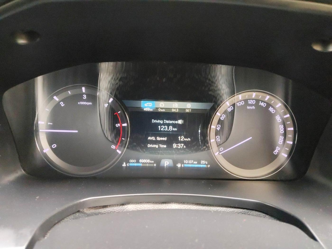 2018 Mahindra ALTURAS G4 4WD AT, Diesel, Automatic, 69,806 km, interior