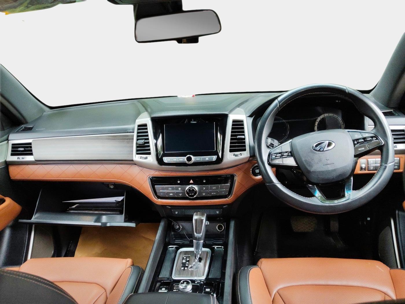 2018 Mahindra ALTURAS G4 4WD AT, Diesel, Automatic, 69,806 km, interior
