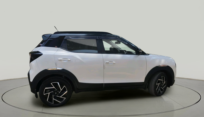 2024 Mahindra XUV 3XO AX7 1.5 Turbo Diesel Autoshift Plus, Diesel, Automatic, 14,854 km, exterior