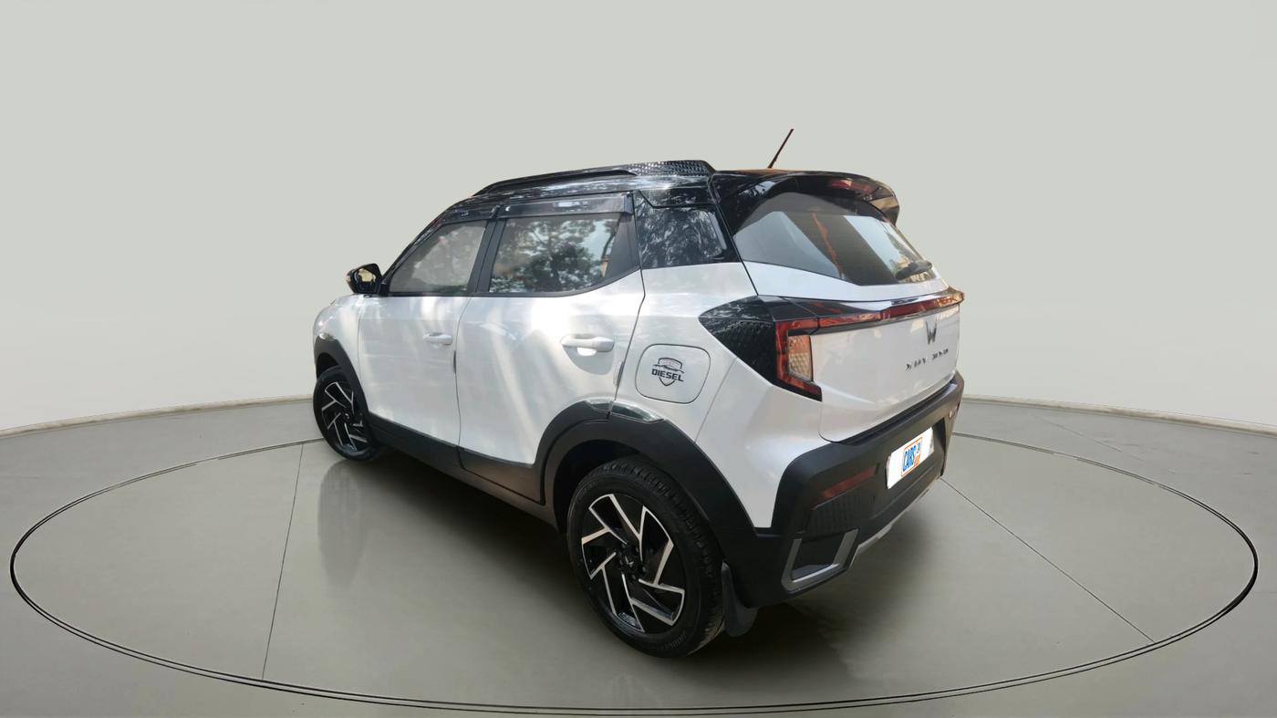 2024 Mahindra XUV 3XO AX7 1.5 Turbo Diesel Autoshift Plus, Diesel, Automatic, 14,854 km, exterior