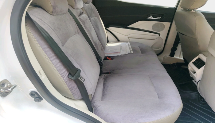 2024 Mahindra XUV 3XO AX7 1.5 Turbo Diesel Autoshift Plus, Diesel, Automatic, 14,854 km, interior